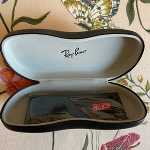 Ray-Ban Black Exterior Gray Interior Sunglasses Case with Cloth